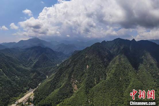 南岭山脉 陈骥旻 摄